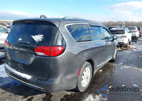 2018 Chrysler Pacifica Touring L z USA, uszkodzony, nr VIN 2C4RC1BG7JR294647